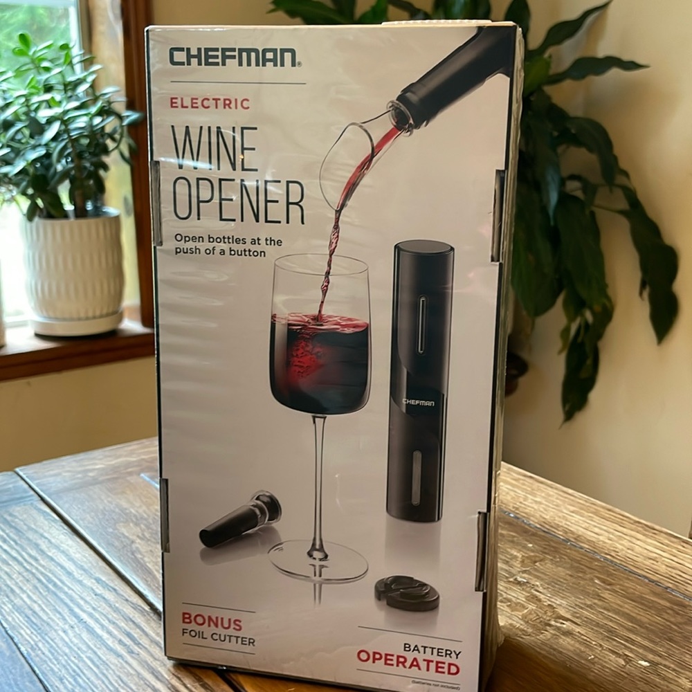 Chefman - NIB electric wine, opener with spout and foil cutter and stopper